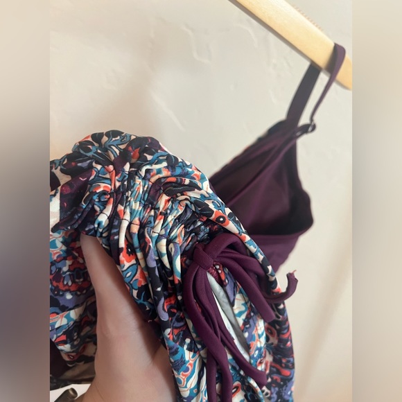 ATHLETA Seascape Tankini Swim Tank, Built-In Bra, Size 36 B/C - Picture 2 of 9